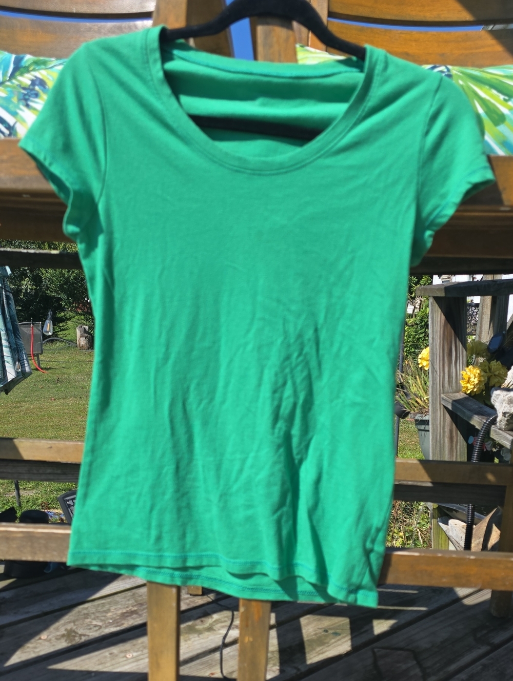 No Boundaries Bright Green Scoop Neck Short Sleeve Tee